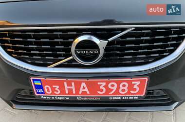 Хэтчбек Volvo V40 2019 в 