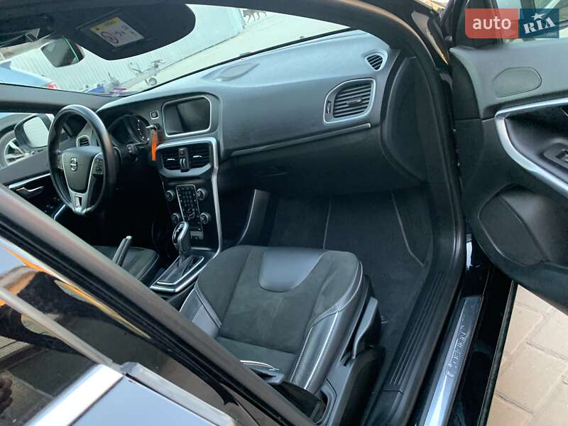 Хетчбек Volvo V40 2019 в Бродах