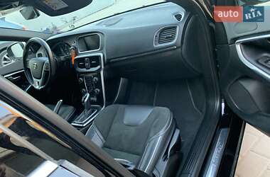 Хэтчбек Volvo V40 2019 в 