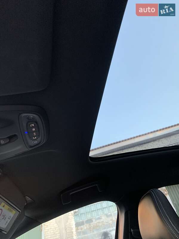 Хетчбек Volvo V40 2019 в Бродах