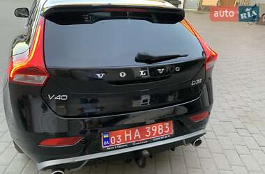 Хэтчбек Volvo V40 2019 в 