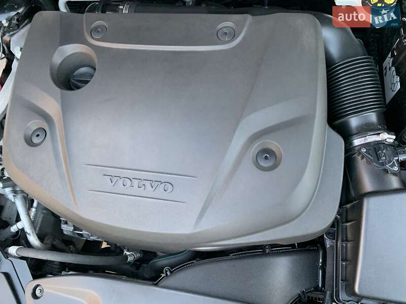 Хетчбек Volvo V40 2019 в Бродах