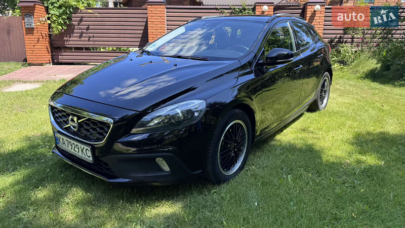 Хэтчбек Volvo V40 2014 в 