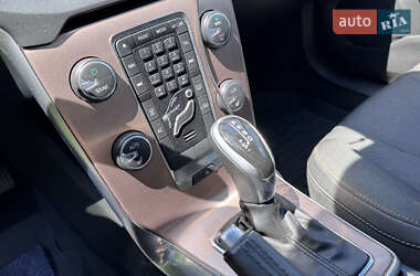Хэтчбек Volvo V40 2014 в 