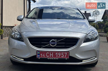 Хэтчбек Volvo V40 2014 в 