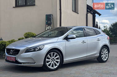 Хэтчбек Volvo V40 2014 в 