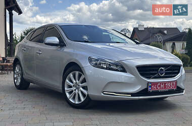 Хэтчбек Volvo V40 2014 в 