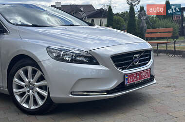 Хэтчбек Volvo V40 2014 в 