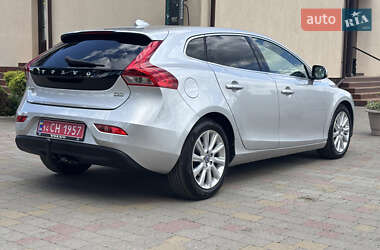 Хэтчбек Volvo V40 2014 в 