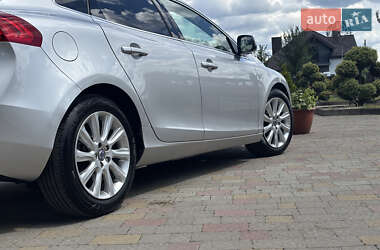 Хэтчбек Volvo V40 2014 в 
