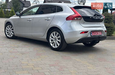 Хэтчбек Volvo V40 2014 в 