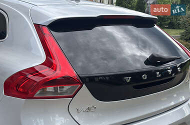 Хэтчбек Volvo V40 2014 в 