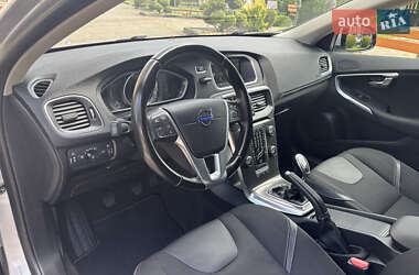 Хэтчбек Volvo V40 2014 в 