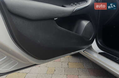 Хэтчбек Volvo V40 2014 в 
