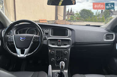Хэтчбек Volvo V40 2014 в 