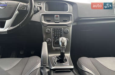 Хэтчбек Volvo V40 2014 в 