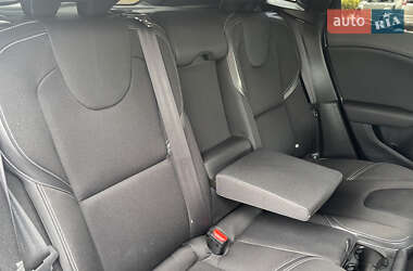 Хэтчбек Volvo V40 2014 в 