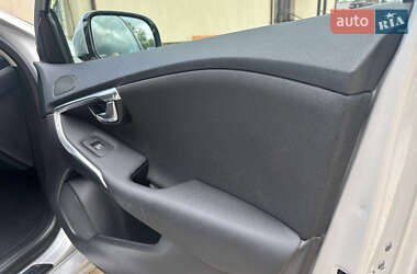 Хэтчбек Volvo V40 2014 в 