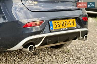 Хэтчбек Volvo V40 2014 в 