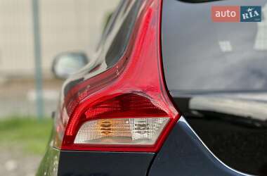 Хэтчбек Volvo V40 2014 в 