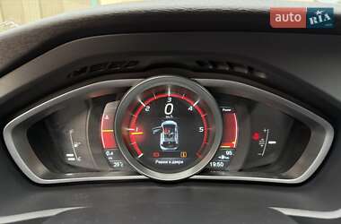 Хэтчбек Volvo V40 2014 в 