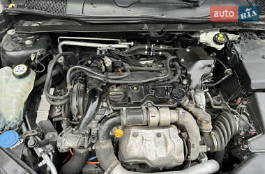 Хэтчбек Volvo V40 2014 в 