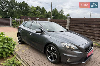 Хэтчбек Volvo V40 2013 в 