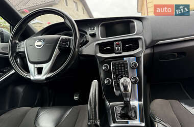 Хэтчбек Volvo V40 2013 в 