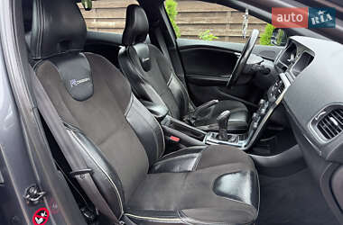 Хэтчбек Volvo V40 2013 в 