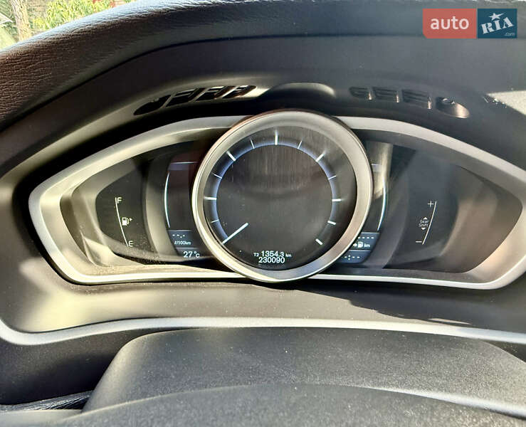 Хэтчбек Volvo V40 2013 в Одессе