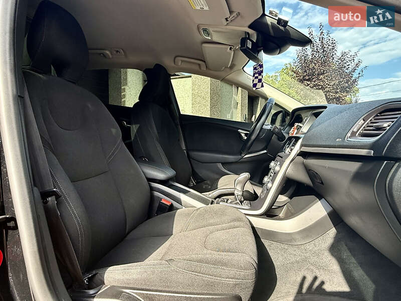 Хэтчбек Volvo V40 2013 в Одессе