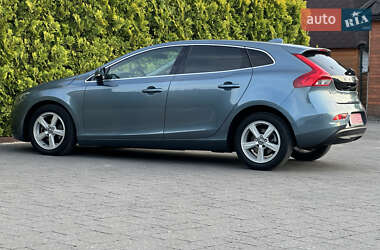 Хэтчбек Volvo V40 2014 в 