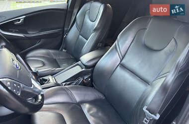 Хэтчбек Volvo V40 2014 в 