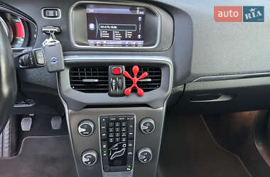 Хэтчбек Volvo V40 2014 в 