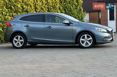 Хэтчбек Volvo V40 2014 в 