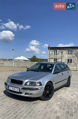 Универсал Volvo V40 2003 в Глыбокой