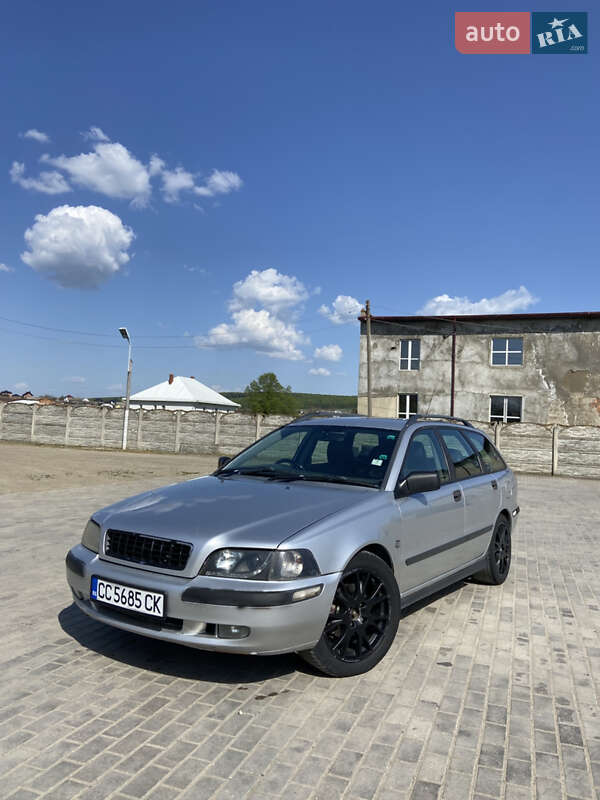 Универсал Volvo V40 2003 в 