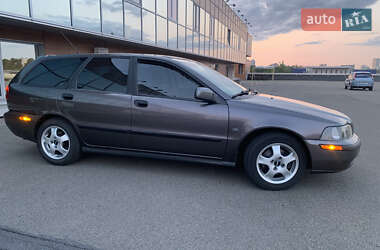 Універсал Volvo V40 2001 в Києві