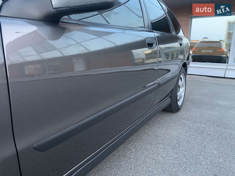 Универсал Volvo V40 2001 в Киеве