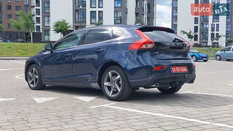 Хэтчбек Volvo V40 2014 в Луцке