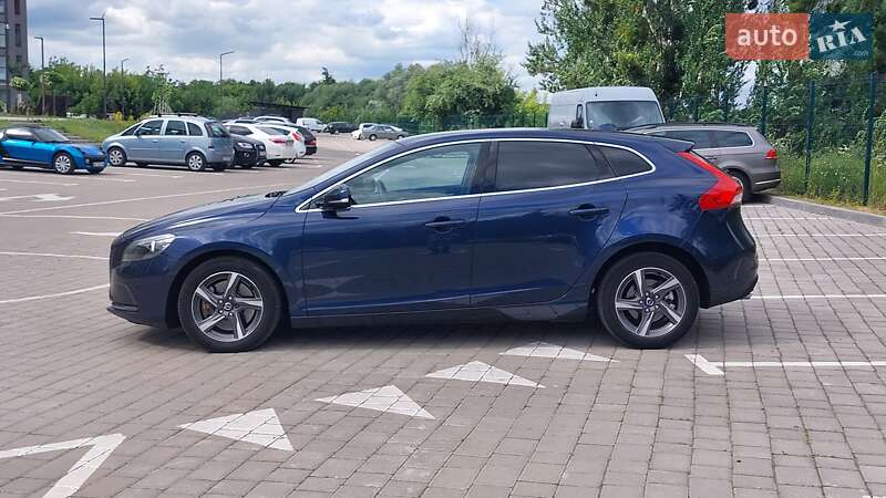 Хэтчбек Volvo V40 2014 в Луцке