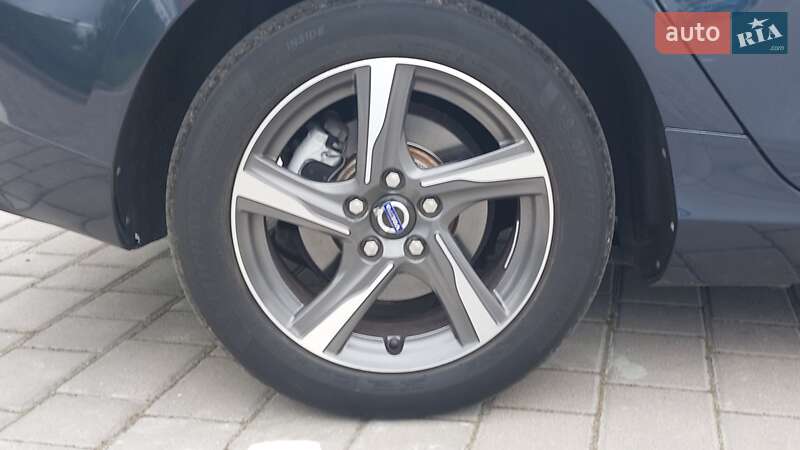 Хэтчбек Volvo V40 2014 в Луцке