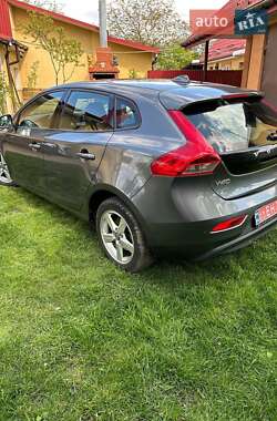 Хэтчбек Volvo V40 2013 в 