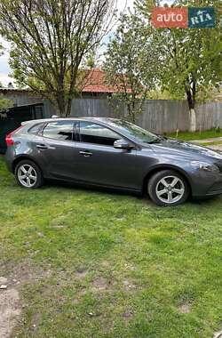 Хэтчбек Volvo V40 2013 в 