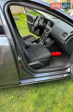 Хэтчбек Volvo V40 2013 в 