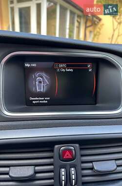 Хэтчбек Volvo V40 2013 в 