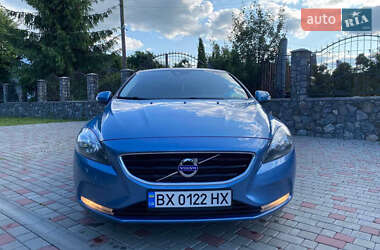 Хэтчбек Volvo V40 2014 в Староконстантинове