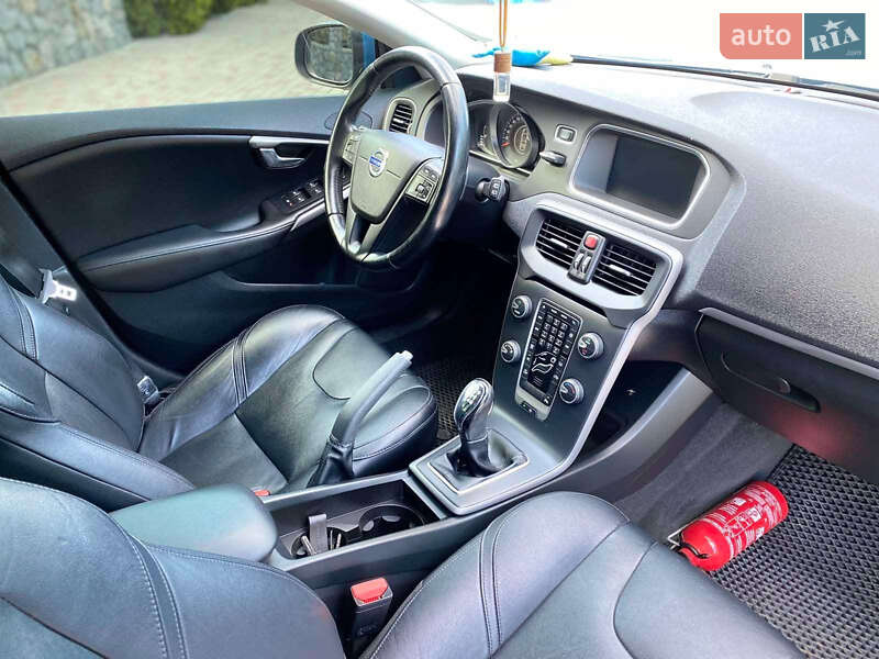 Хэтчбек Volvo V40 2014 в Староконстантинове фото 16 Хэтчбек Volvo V40 2014 в Староконстантинове