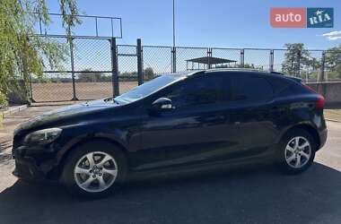 Хэтчбек Volvo V40 2014 в 