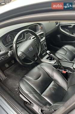 Хэтчбек Volvo V40 2015 в 